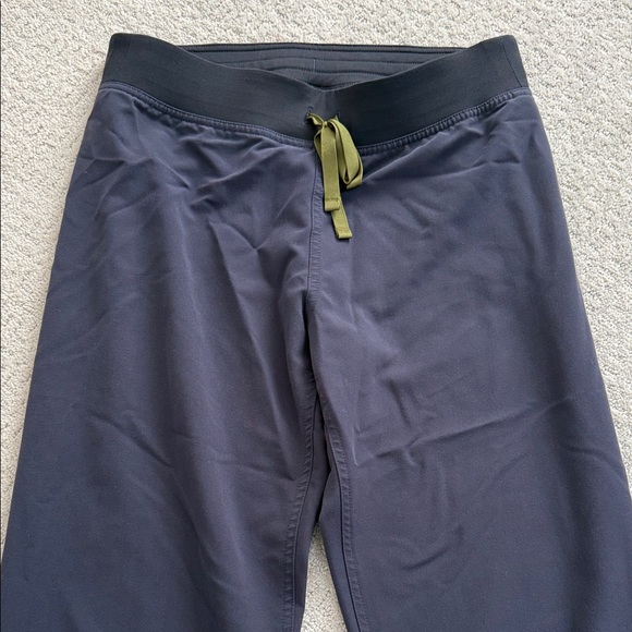 Figs Livingston basic scrub pants - Picture 2 of 4